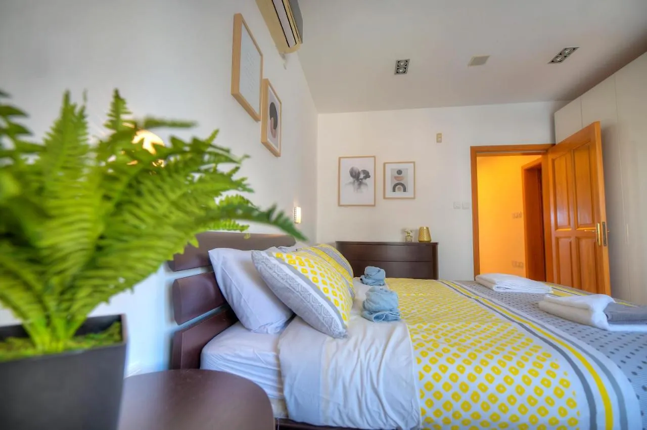 Bright And Spacious 3 Bedroom Apartment With Breathtaking Views - Goslm-5 Sliema 0*,