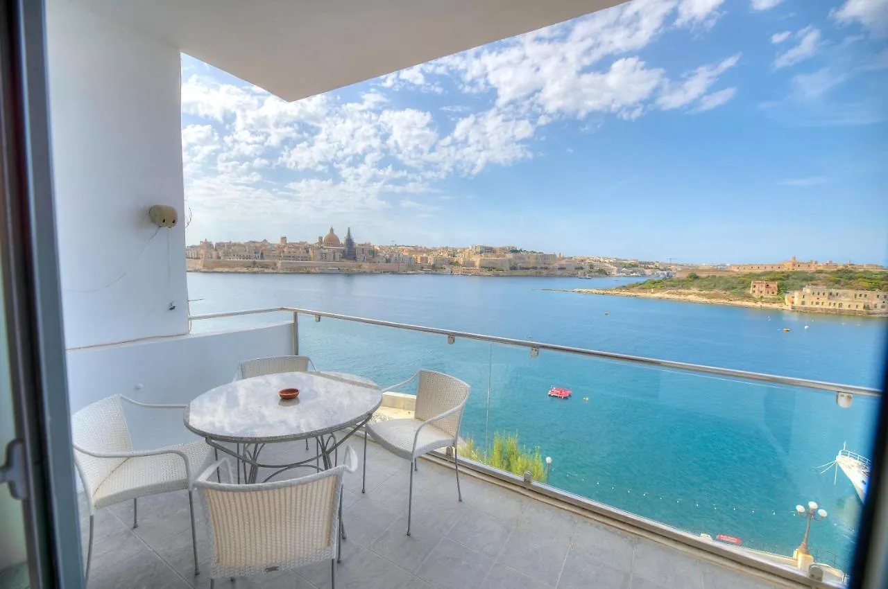 Bright And Spacious 3 Bedroom Apartment With Breathtaking Views - Goslm-5 Sliema