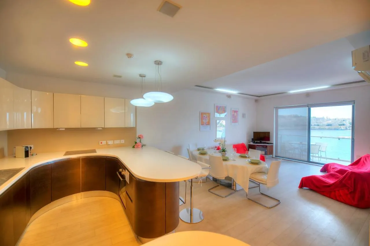 Bright And Spacious 3 Bedroom Apartment With Breathtaking Views - Goslm-5 Sliema