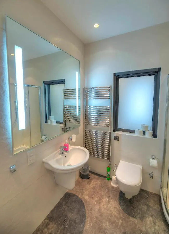 Bright And Spacious 3 Bedroom Apartment With Breathtaking Views - Goslm-5 Sliema