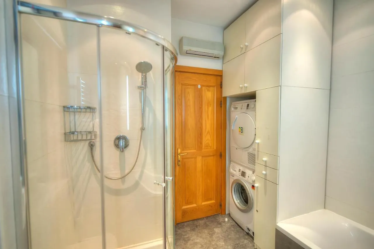 Bright And Spacious 3 Bedroom Apartment With Breathtaking Views - Goslm-5 Sliema 0*,  Malta