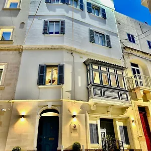  Zajazd Nautilus Boutique Townhouse