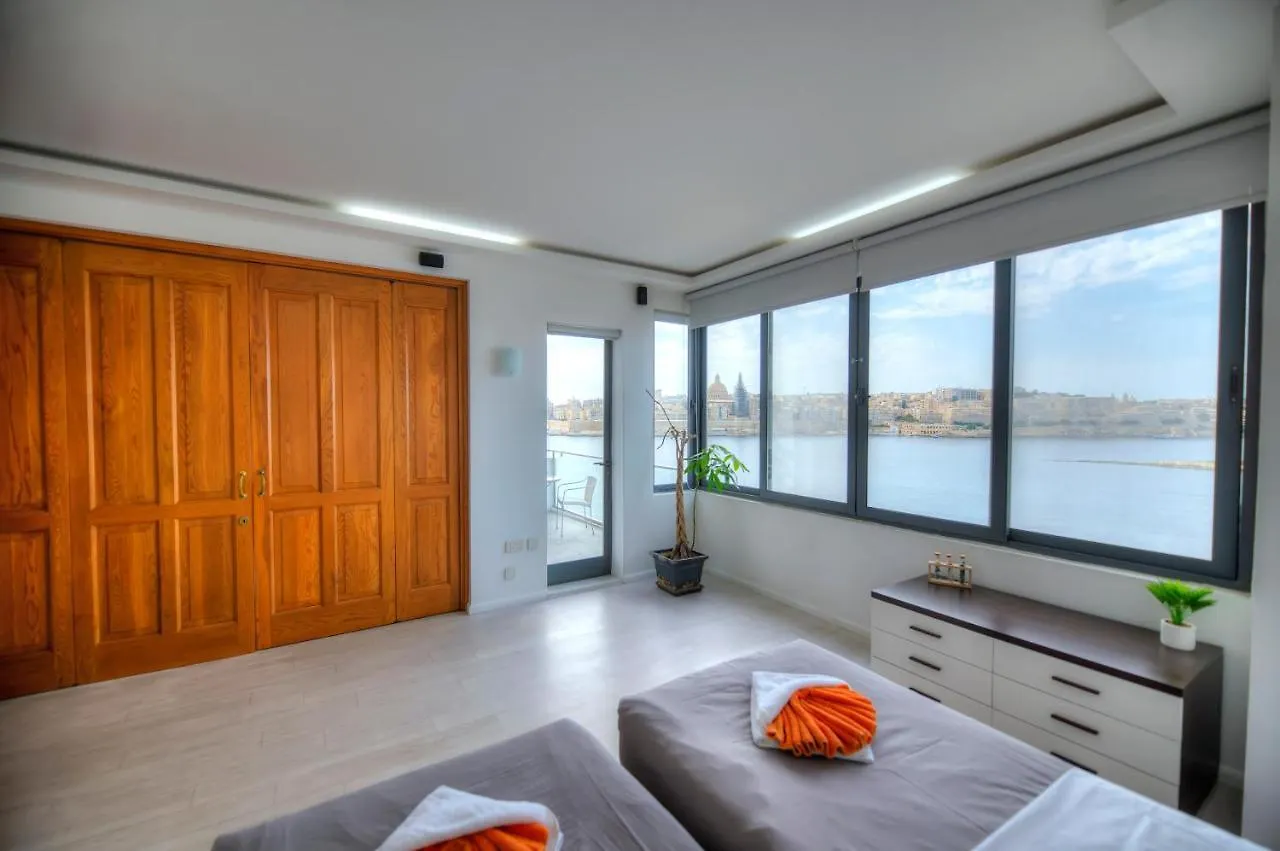 Bright And Spacious 3 Bedroom Apartment With Breathtaking Views - Goslm-5 Sliema 0*,