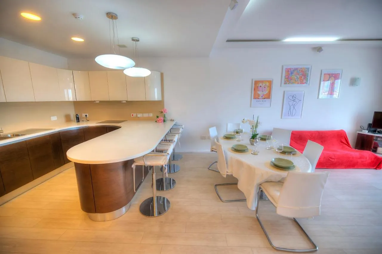 Bright And Spacious 3 Bedroom Apartment With Breathtaking Views - Goslm-5 Sliema