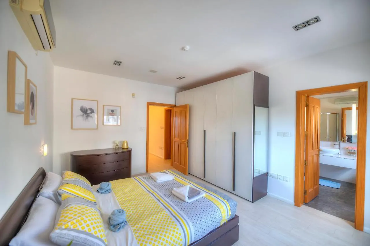 Bright And Spacious 3 Bedroom Apartment With Breathtaking Views - Goslm-5 Sliema Malta