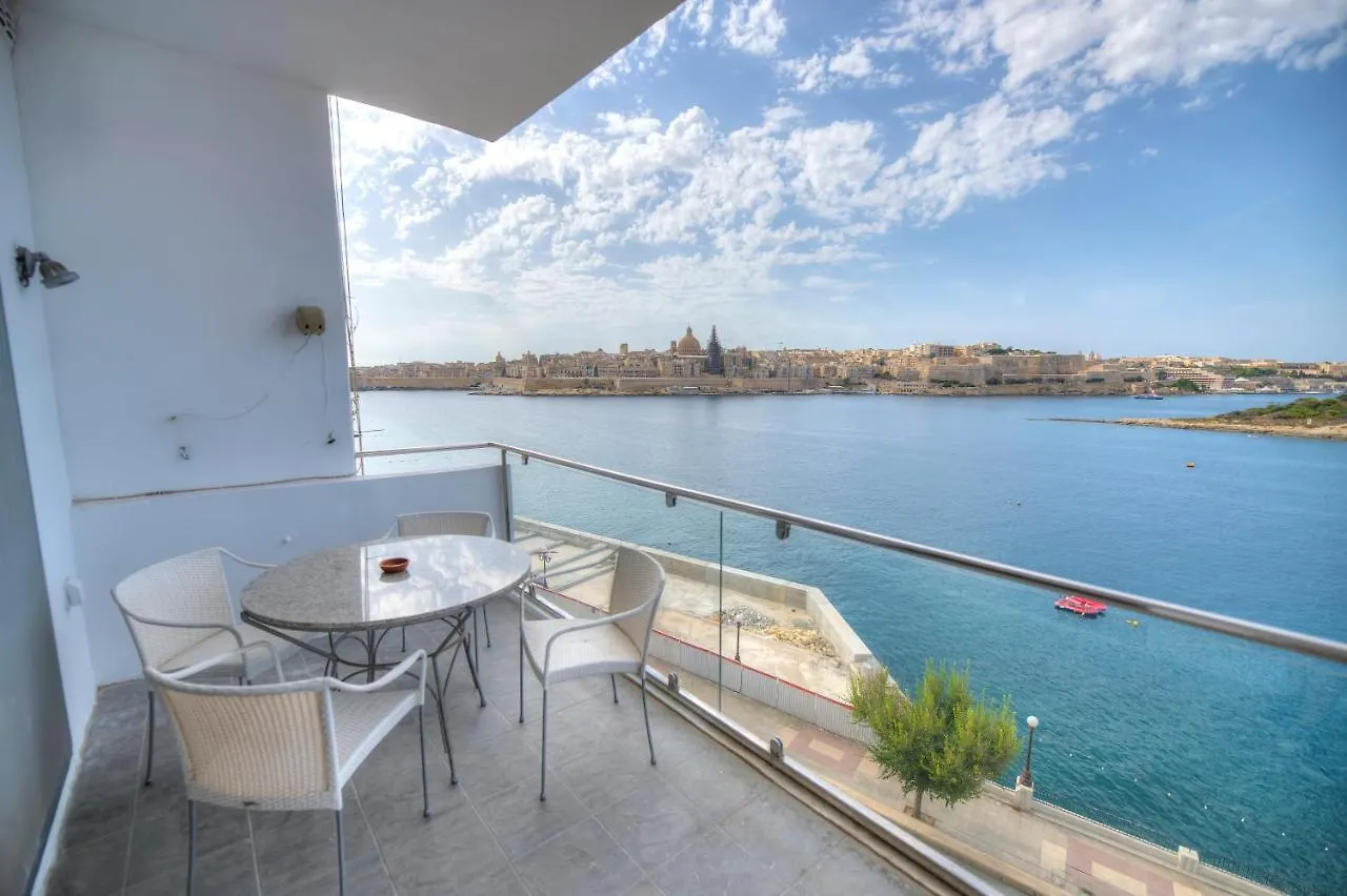 Bright And Spacious 3 Bedroom Apartment With Breathtaking Views - Goslm-5 Sliema 0*,  Malta